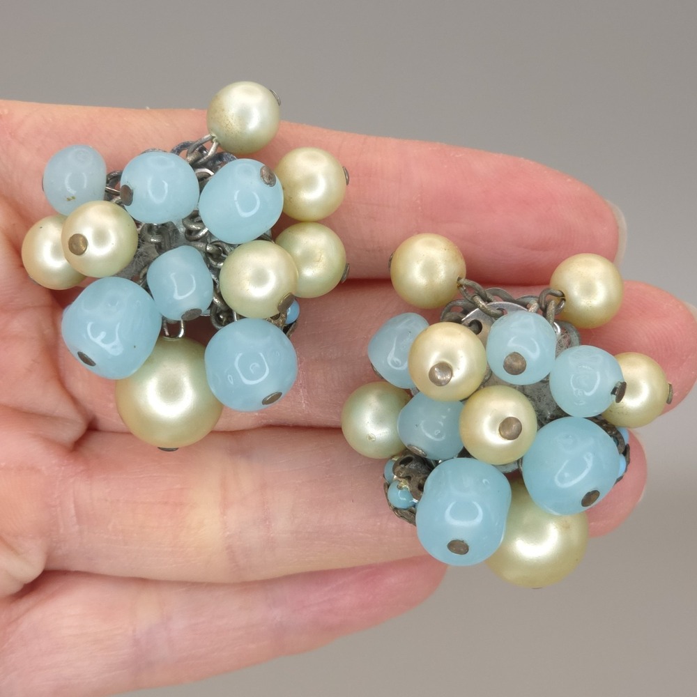 VTG DeMario NY Clip On Cha Cha Earrings Blue Glass Beads Filigree Silver Tone - Picture 8 of 13
